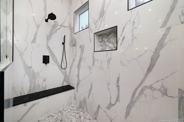 931 Belle Oaks, Bulverde, TX 78163