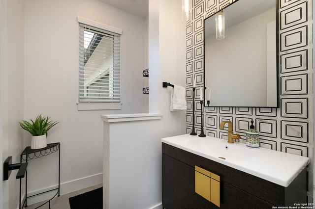 931 Belle Oaks, Bulverde, TX 78163