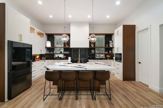 931 Belle Oaks, Bulverde, TX 78163