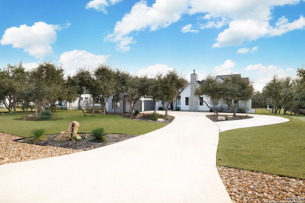 931 Belle Oaks, Bulverde, TX 78163