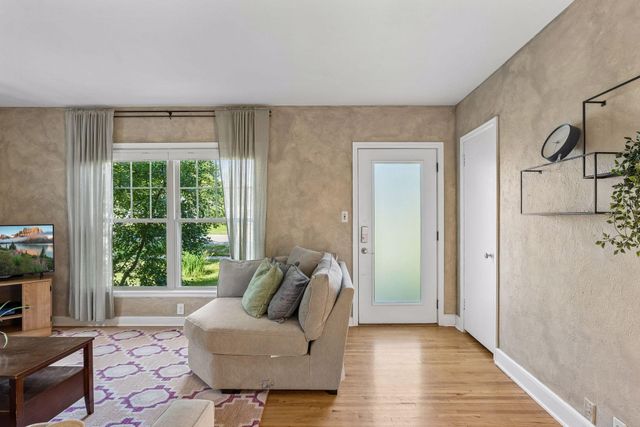 960 Hall Avenue, West Saint Paul, MN 55118