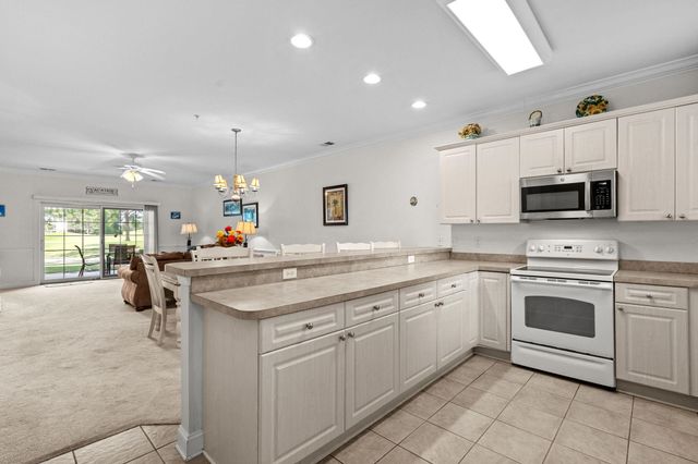 4878 Luster Leaf Cir Apt 103, Myrtle Beach, SC 29577