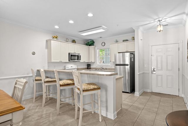 4878 Luster Leaf Cir Apt 103, Myrtle Beach, SC 29577