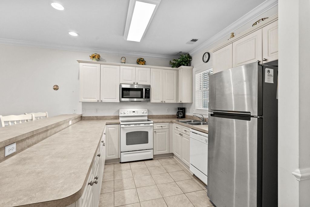 4878 Luster Leaf Cir Apt 103, Myrtle Beach, SC 29577 — photo 4