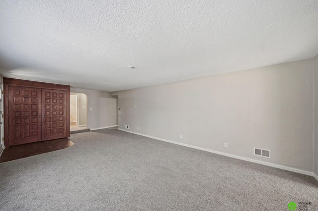 5300 Randolph Street, Lincoln, NE 68510