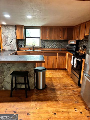 521 Sunnyside Road, Hiawassee, GA 30546