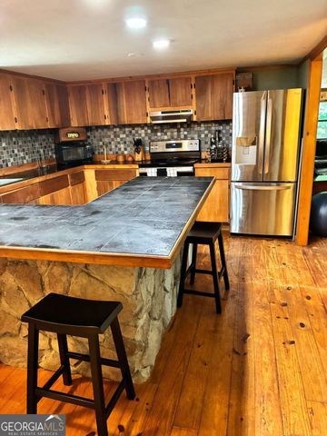 521 Sunnyside Road, Hiawassee, GA 30546