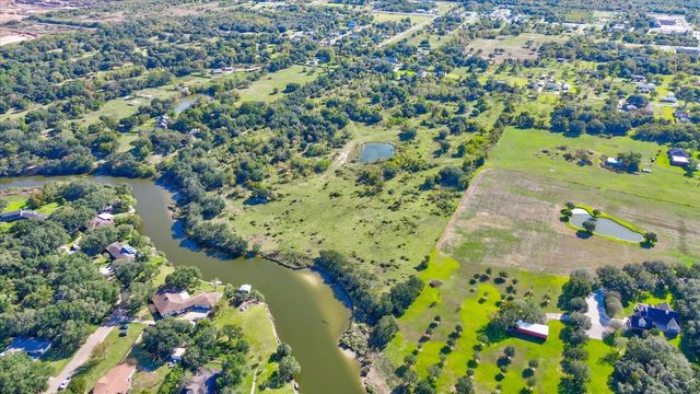 6100 Terrebonne Road, Hitchcock, TX 77563