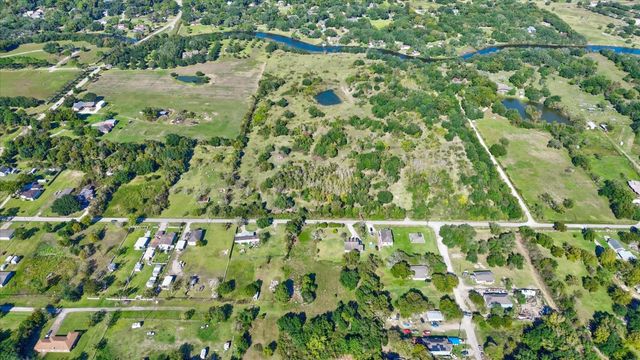 6100 Terrebonne Road, Hitchcock, TX 77563