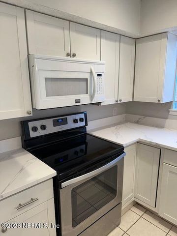 25 10TH Street, Atlantic Beach, FL 32233
