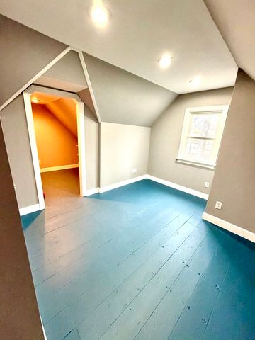 2316 East Street, Davenport, IA 52803