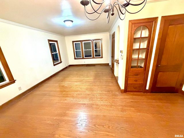 2316 East Street, Davenport, IA 52803