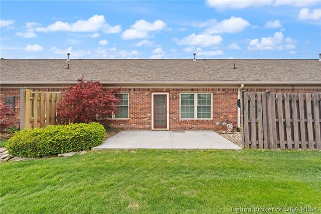 8424 Villa Circle, Sellersburg, IN 47172