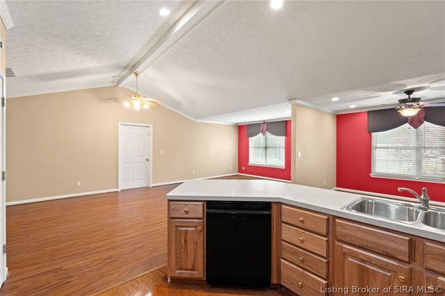 8424 Villa Circle, Sellersburg, IN 47172