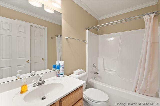 8424 Villa Circle, Sellersburg, IN 47172