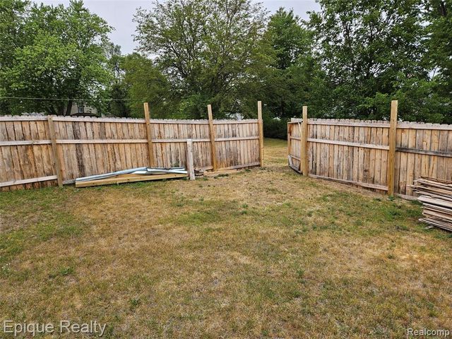 616 Crawford Street, Belding, MI 48809