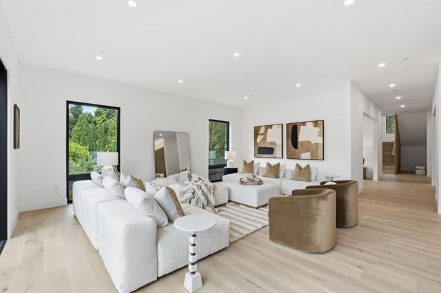 275 Hubbard Avenue, Redwood City, CA 94062