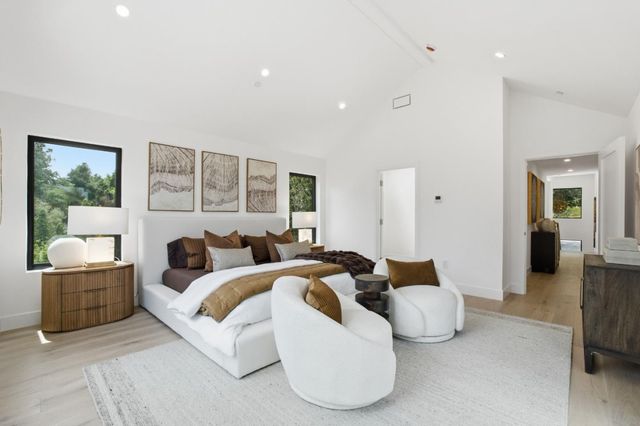 275 Hubbard Avenue, Redwood City, CA 94062