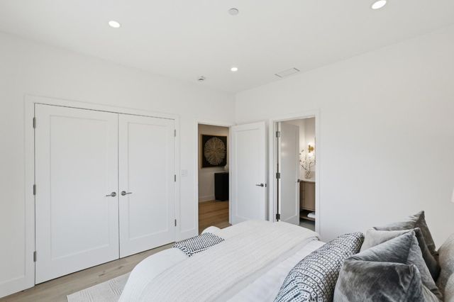 275 Hubbard Avenue, Redwood City, CA 94062