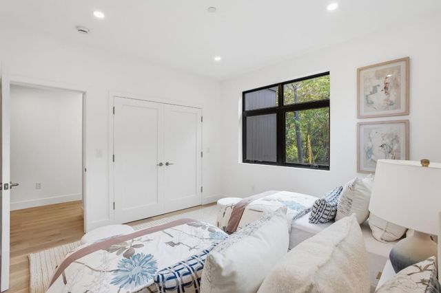 275 Hubbard Avenue, Redwood City, CA 94062