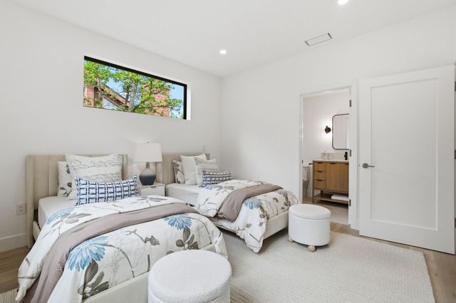 275 Hubbard Avenue, Redwood City, CA 94062