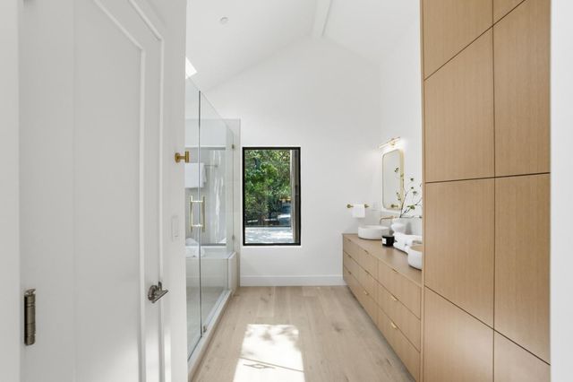 275 Hubbard Avenue, Redwood City, CA 94062