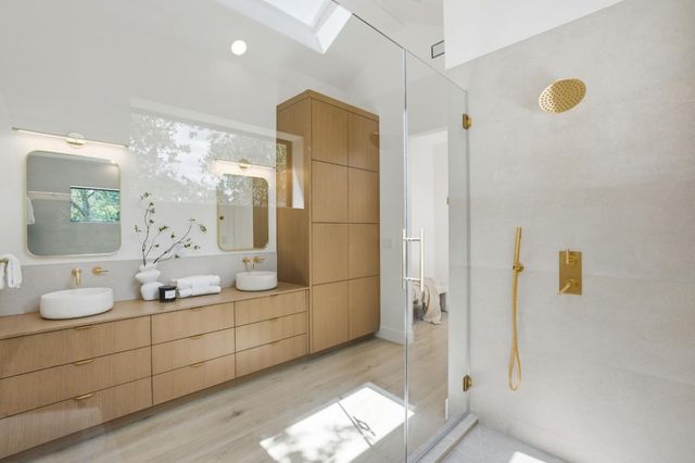 275 Hubbard Avenue, Redwood City, CA 94062
