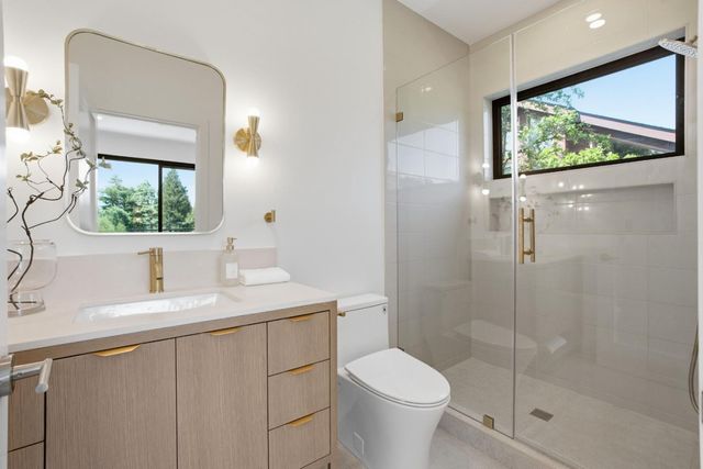 275 Hubbard Avenue, Redwood City, CA 94062