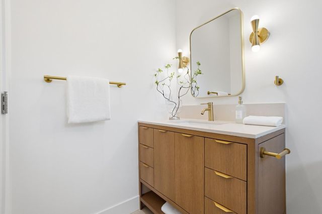 275 Hubbard Avenue, Redwood City, CA 94062