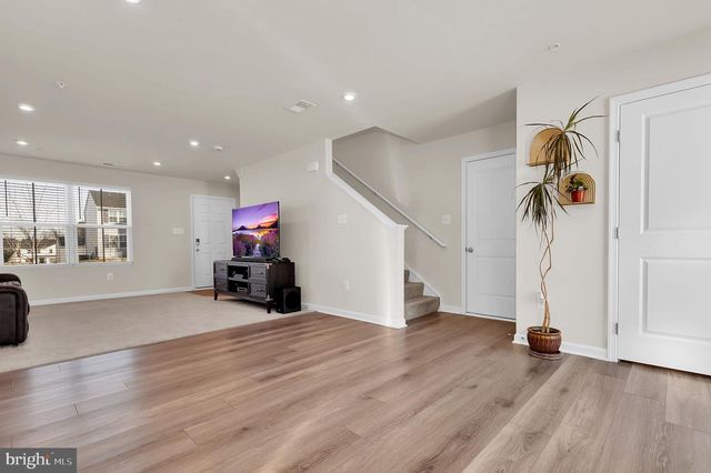 71 CHARLOTTE ST, Hagerstown, MD 21740