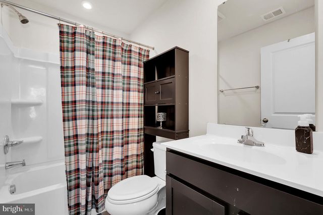 71 CHARLOTTE ST, Hagerstown, MD 21740