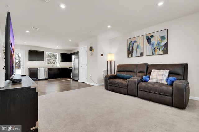 71 CHARLOTTE ST, Hagerstown, MD 21740