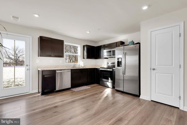 71 CHARLOTTE ST, Hagerstown, MD 21740