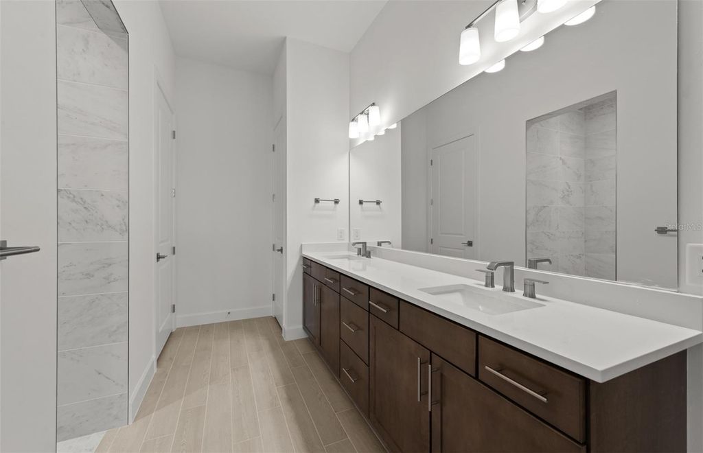 Image 27 of property listing at 4826 EMPIRE LANDING RUN, Lakewood Ranch, FL 34211