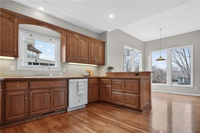 8600 N Richmond Avenue, Kansas City, MO 64157