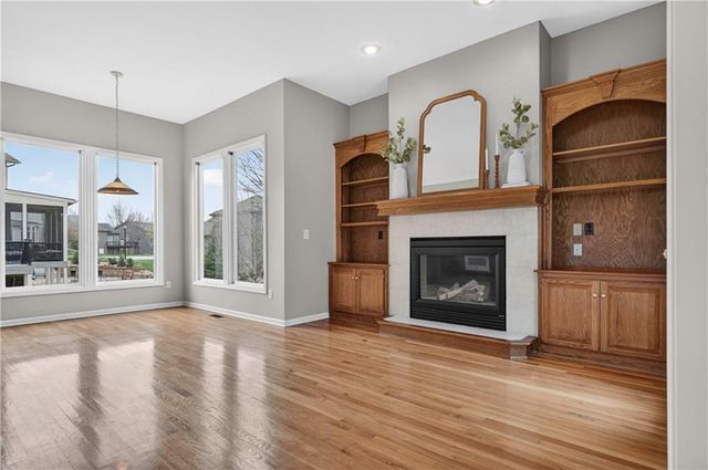 8600 N Richmond Avenue, Kansas City, MO 64157