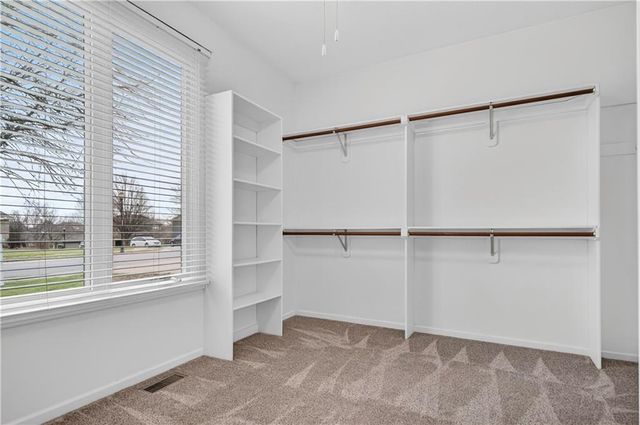 8600 N Richmond Avenue, Kansas City, MO 64157