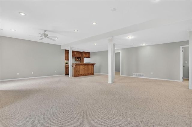 8600 N Richmond Avenue, Kansas City, MO 64157