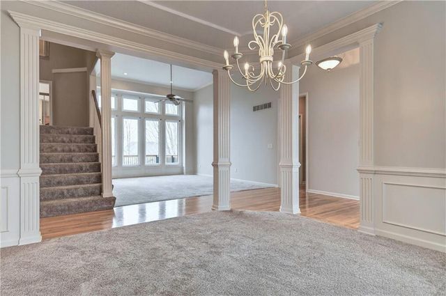 8600 N Richmond Avenue, Kansas City, MO 64157