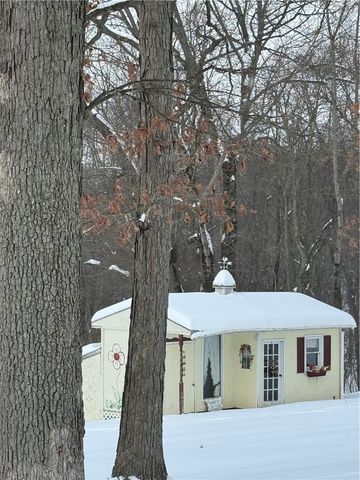 189 Hicks Rd, Penn Twp, PA 16053