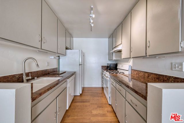1524 Berkeley Street 5, Santa Monica, CA 90404