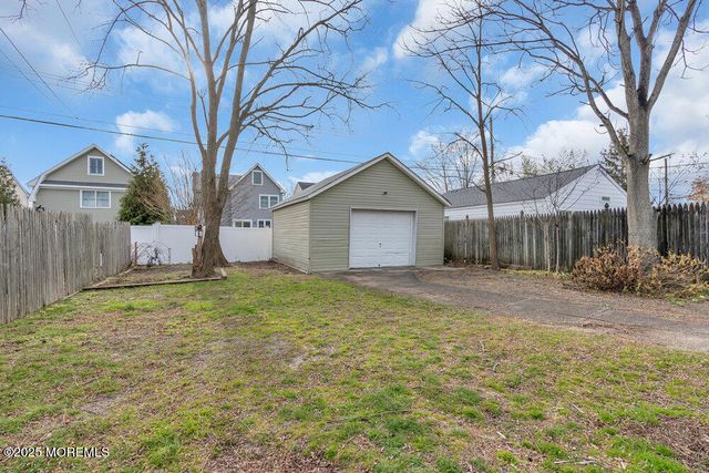 737 20th Avenue, Lake Como, NJ 07719