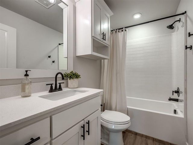 11125 SW 32nd Street, Yukon, OK 73099