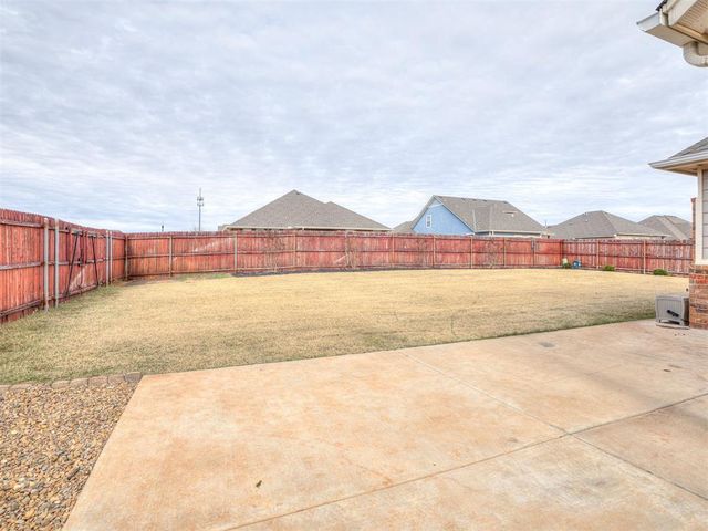 11125 SW 32nd Street, Yukon, OK 73099