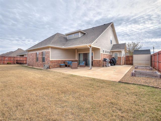 11125 SW 32nd Street, Yukon, OK 73099