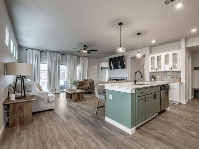 11125 SW 32nd Street, Yukon, OK 73099