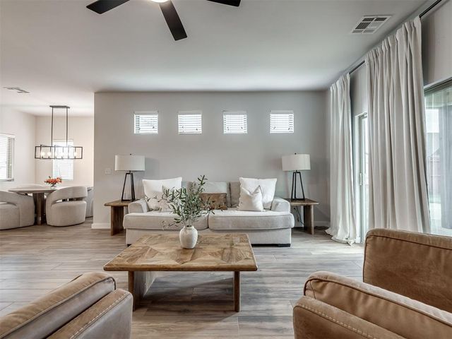 11125 SW 32nd Street, Yukon, OK 73099