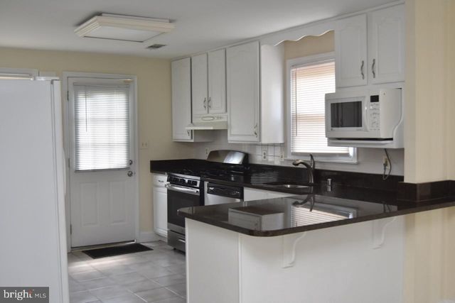 6820 CHEROKEE DR, Baltimore, MD 21209