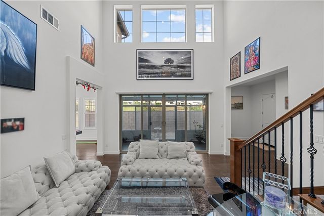 8327 N Mariposa Court, Canoga Park, CA 91304