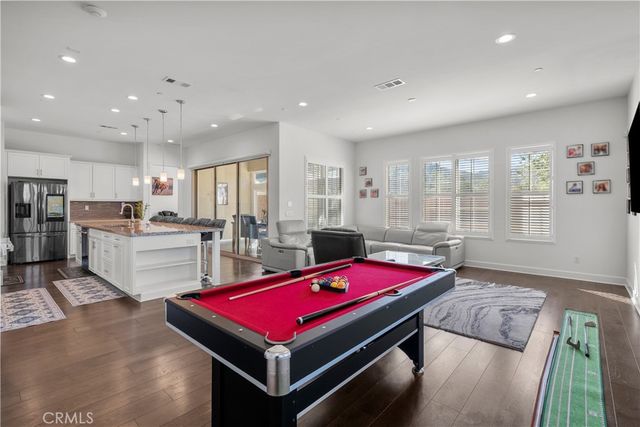 8327 N Mariposa Court, Canoga Park, CA 91304